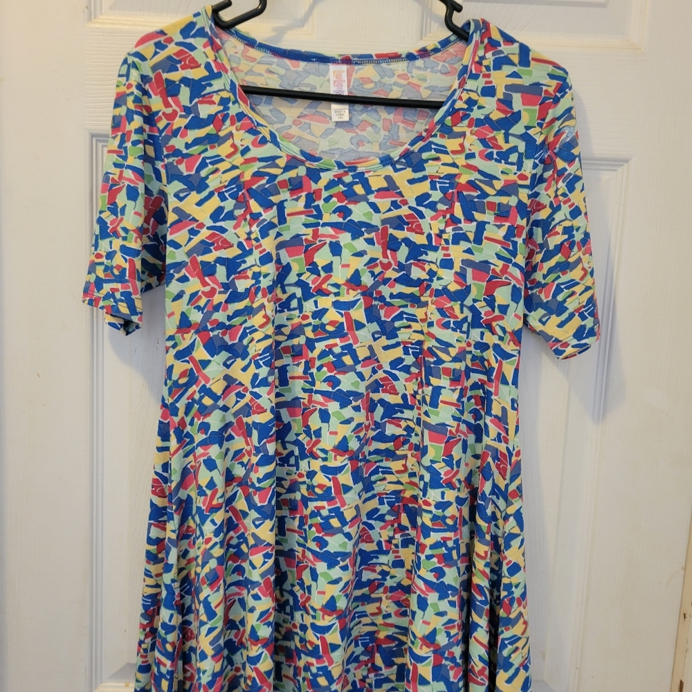 LuLaRoe tee
